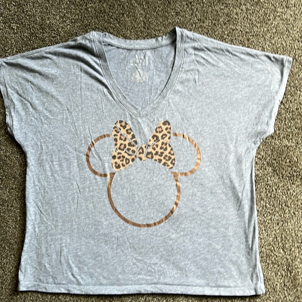 Womens Disney Minnie Mouse shirt size medium